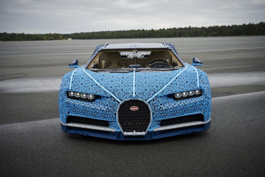  Bugatti Chiron by LEGO Technic 2018 года  (фото 8 из 8)